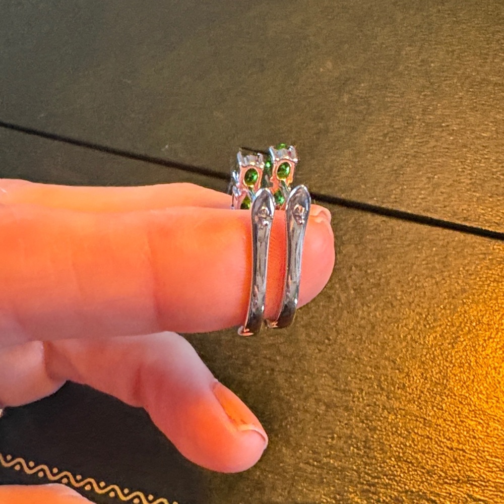 Elegant emerald and sterling silver Hoop Earrings - Picture 3 of 11